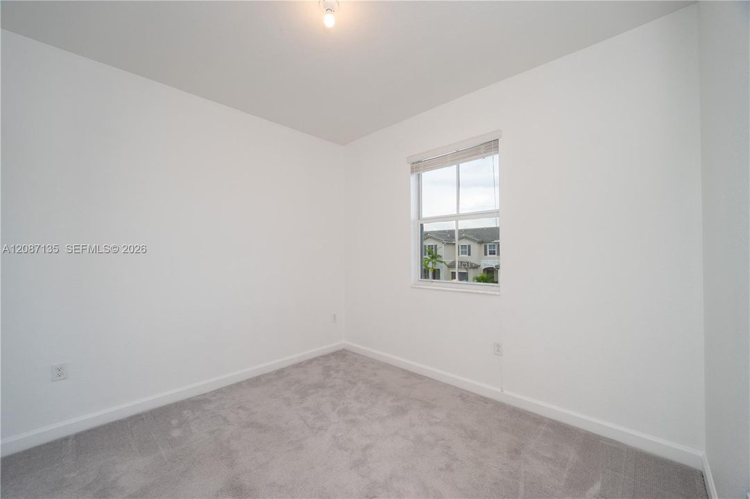 For Rent: $2,800 (3 beds, 2 baths, 1442 Square Feet)