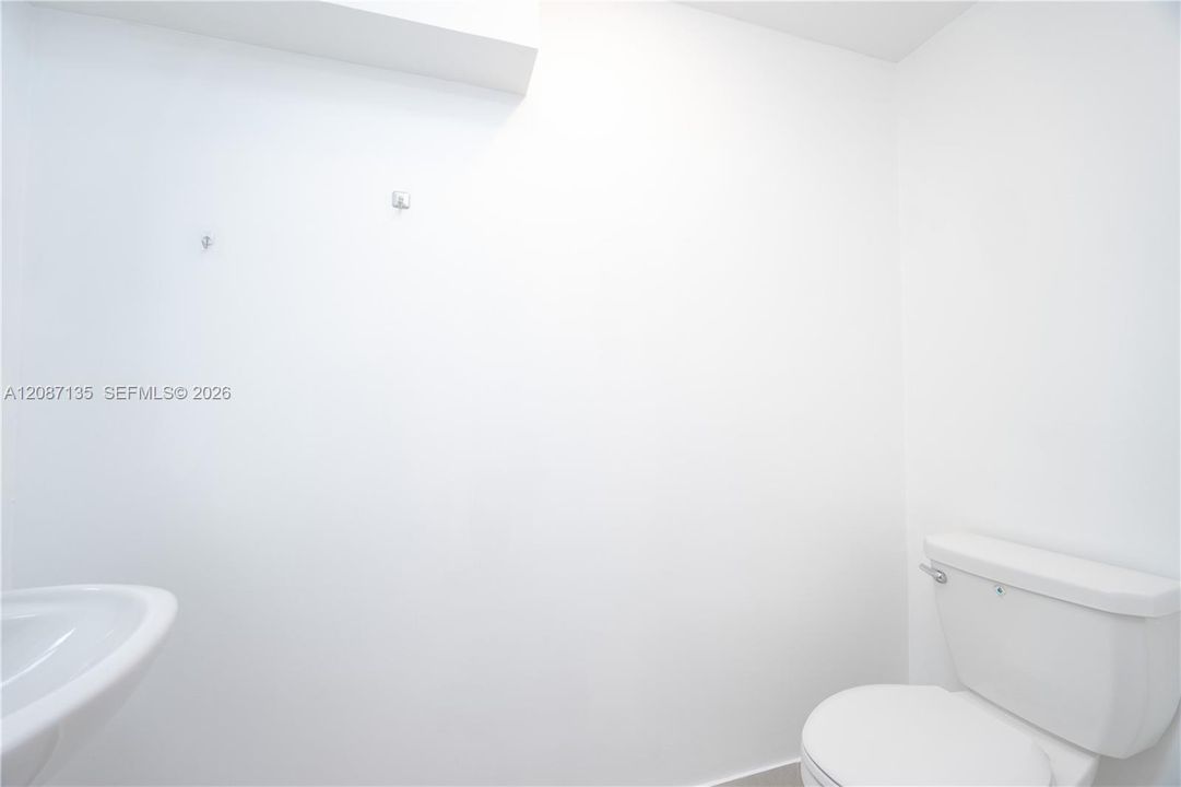For Rent: $2,800 (3 beds, 2 baths, 1442 Square Feet)