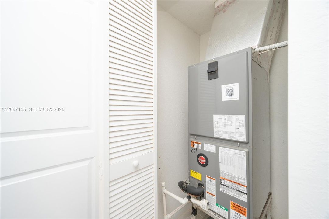 For Rent: $2,800 (3 beds, 2 baths, 1442 Square Feet)
