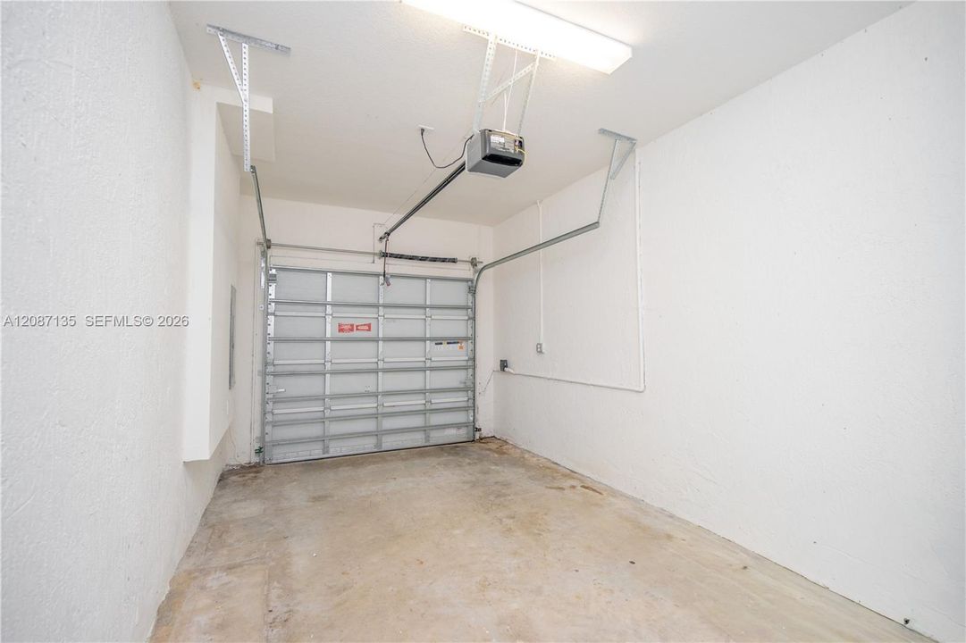 For Rent: $2,800 (3 beds, 2 baths, 1442 Square Feet)