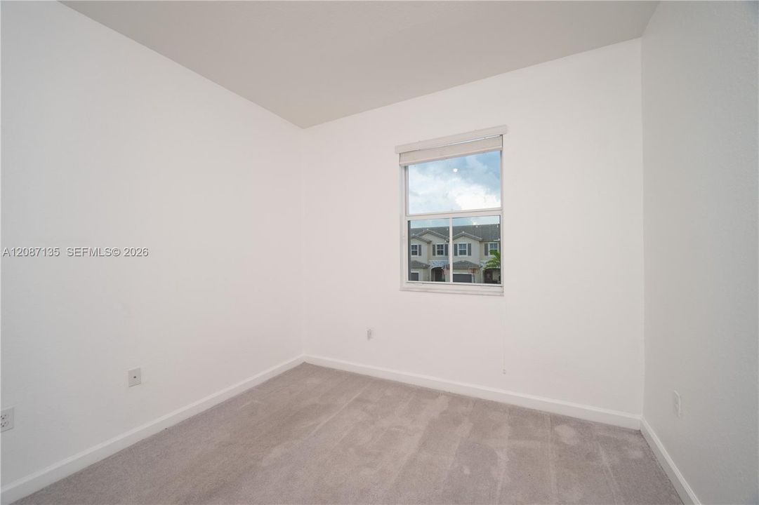 For Rent: $2,800 (3 beds, 2 baths, 1442 Square Feet)