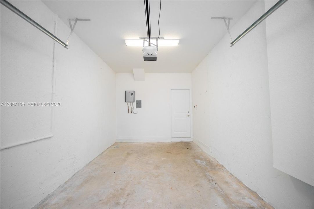 For Rent: $2,800 (3 beds, 2 baths, 1442 Square Feet)