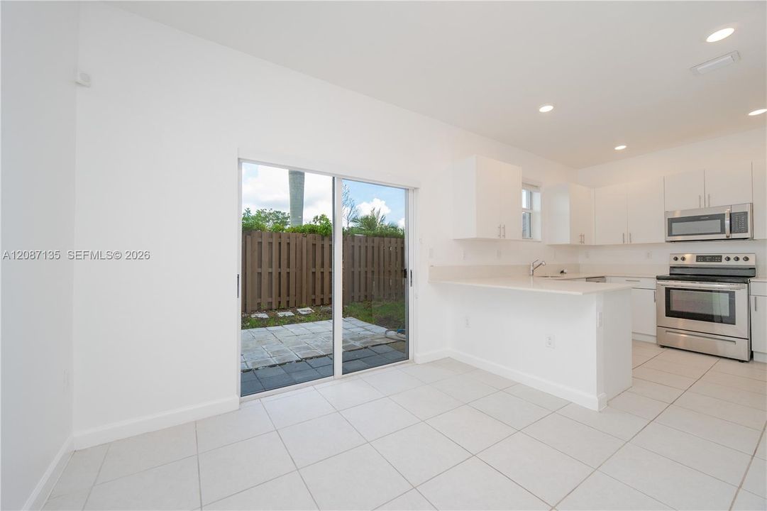 For Rent: $2,800 (3 beds, 2 baths, 1442 Square Feet)