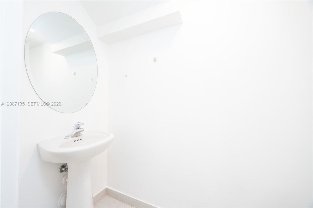 For Rent: $2,800 (3 beds, 2 baths, 1442 Square Feet)