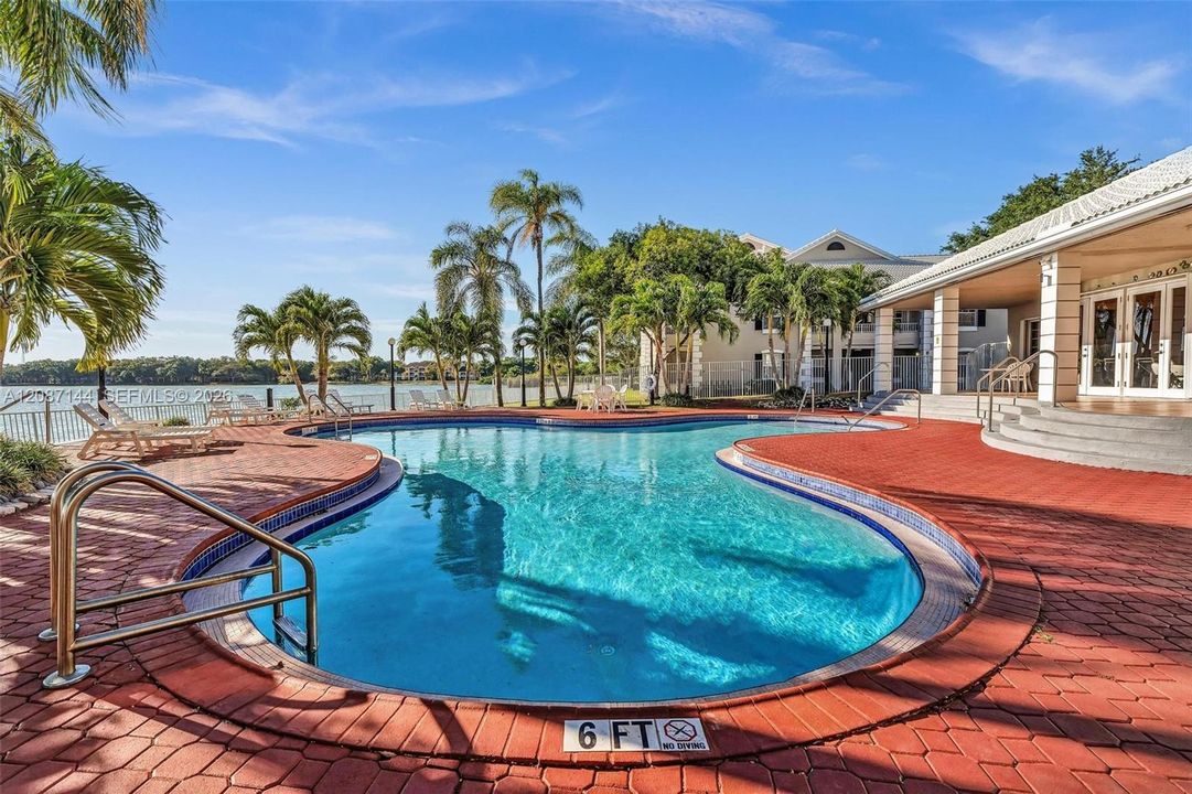 For Rent: $2,295 (2 beds, 2 baths, 1038 Square Feet)