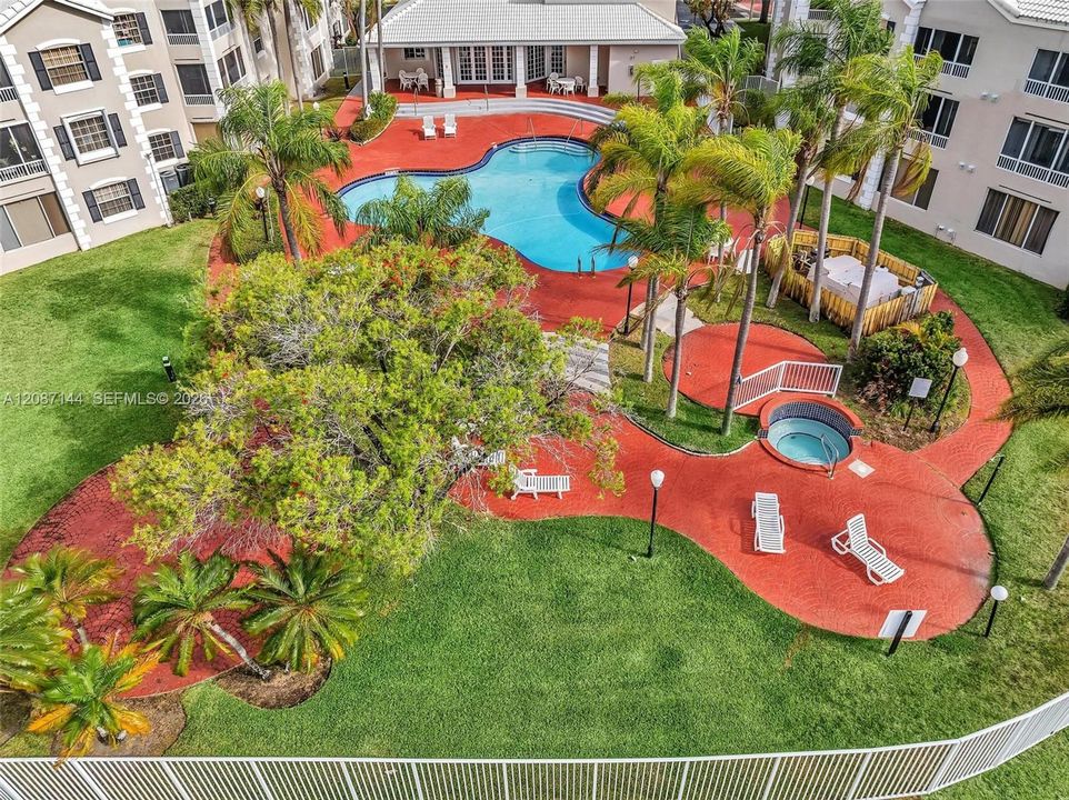 For Rent: $2,295 (2 beds, 2 baths, 1038 Square Feet)