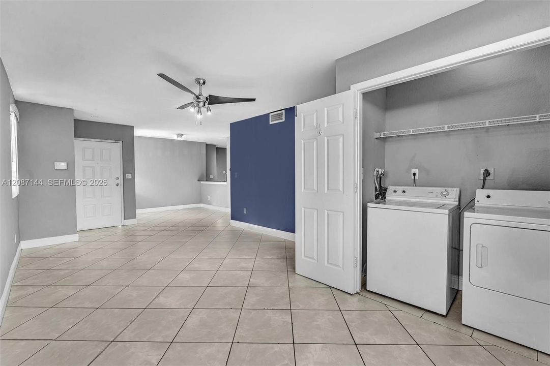 For Rent: $2,295 (2 beds, 2 baths, 1038 Square Feet)