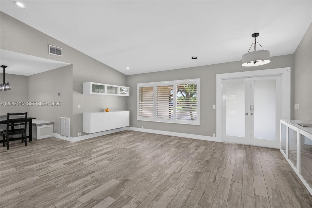 For Rent: $6,000 (4 beds, 2 baths, 2436 Square Feet)