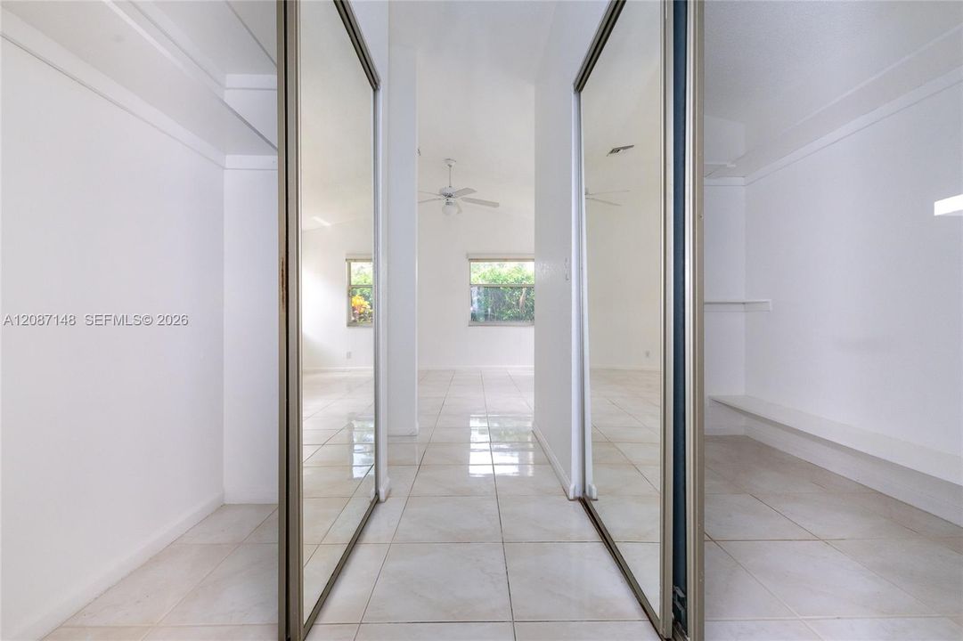 En Venta: $440,000 (3 camas, 2 baños, 2187 Pies cuadrados)
