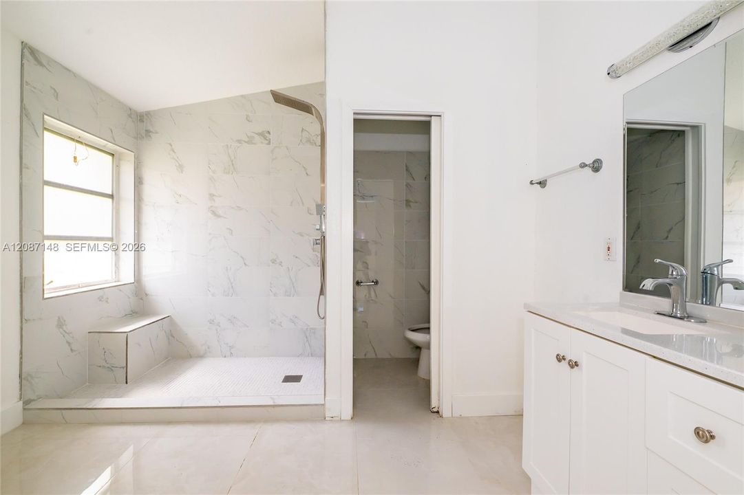 En Venta: $440,000 (3 camas, 2 baños, 2187 Pies cuadrados)