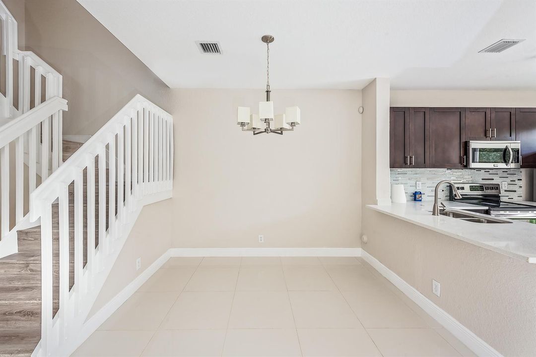 005_Dining Room