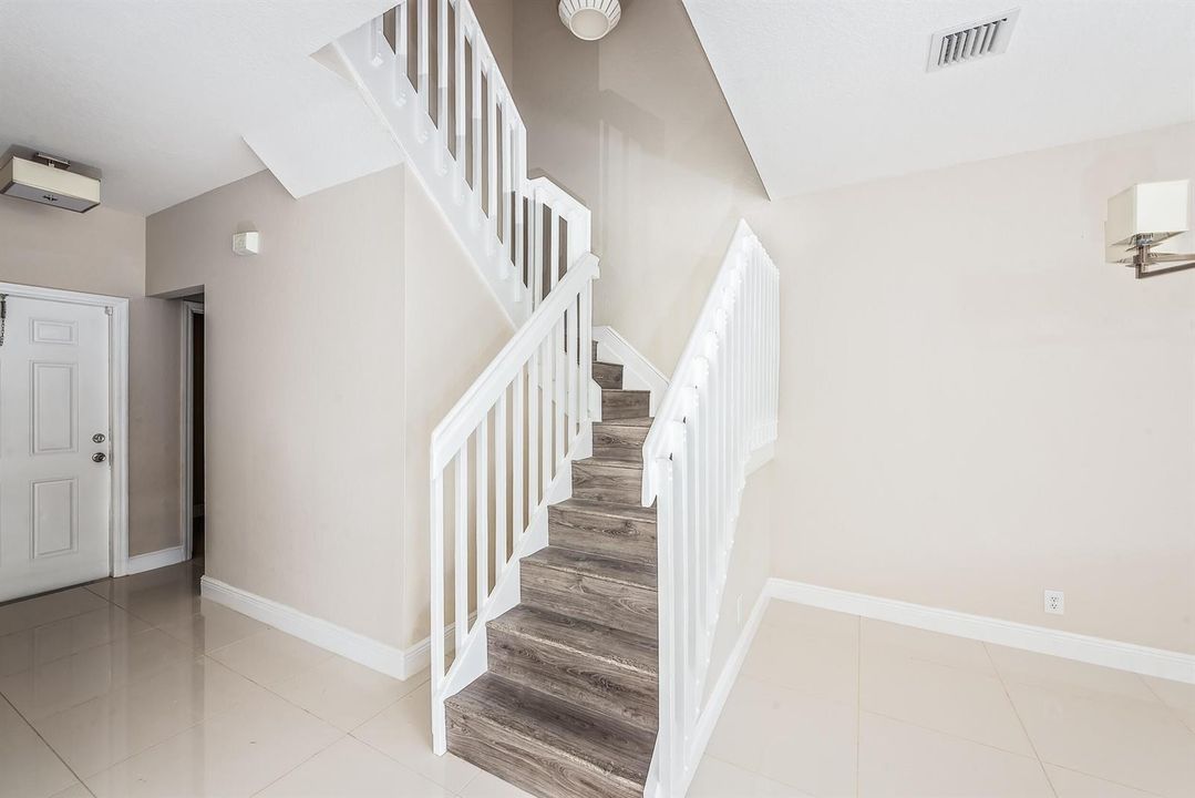 004_Foyer