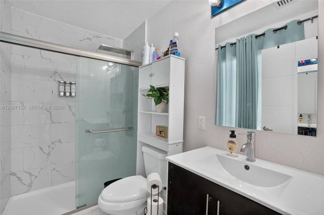 En Venta: $359,999 (4 camas, 3 baños, 1434 Pies cuadrados)