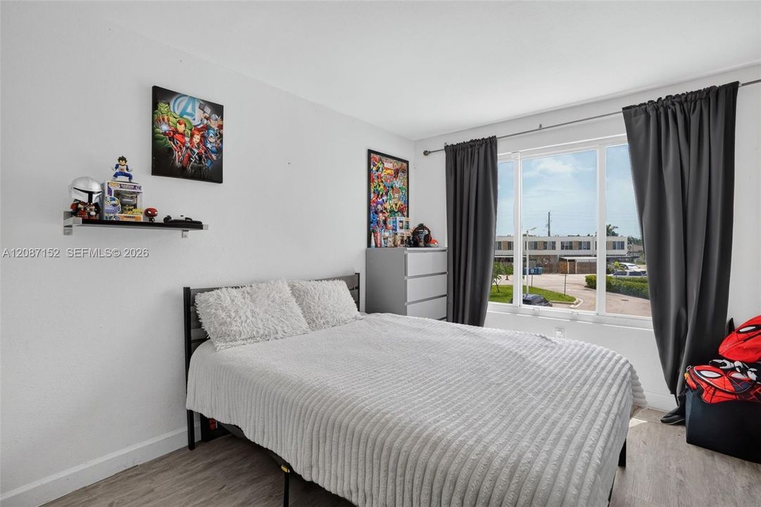 En Venta: $359,999 (4 camas, 3 baños, 1434 Pies cuadrados)