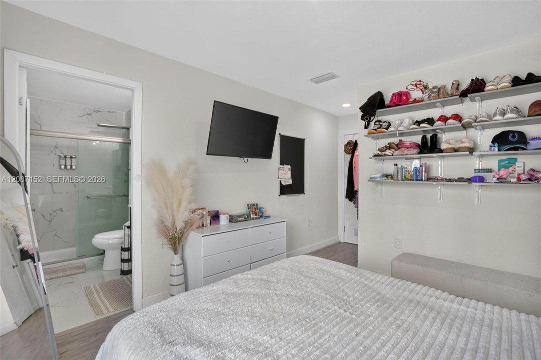 En Venta: $359,999 (4 camas, 3 baños, 1434 Pies cuadrados)