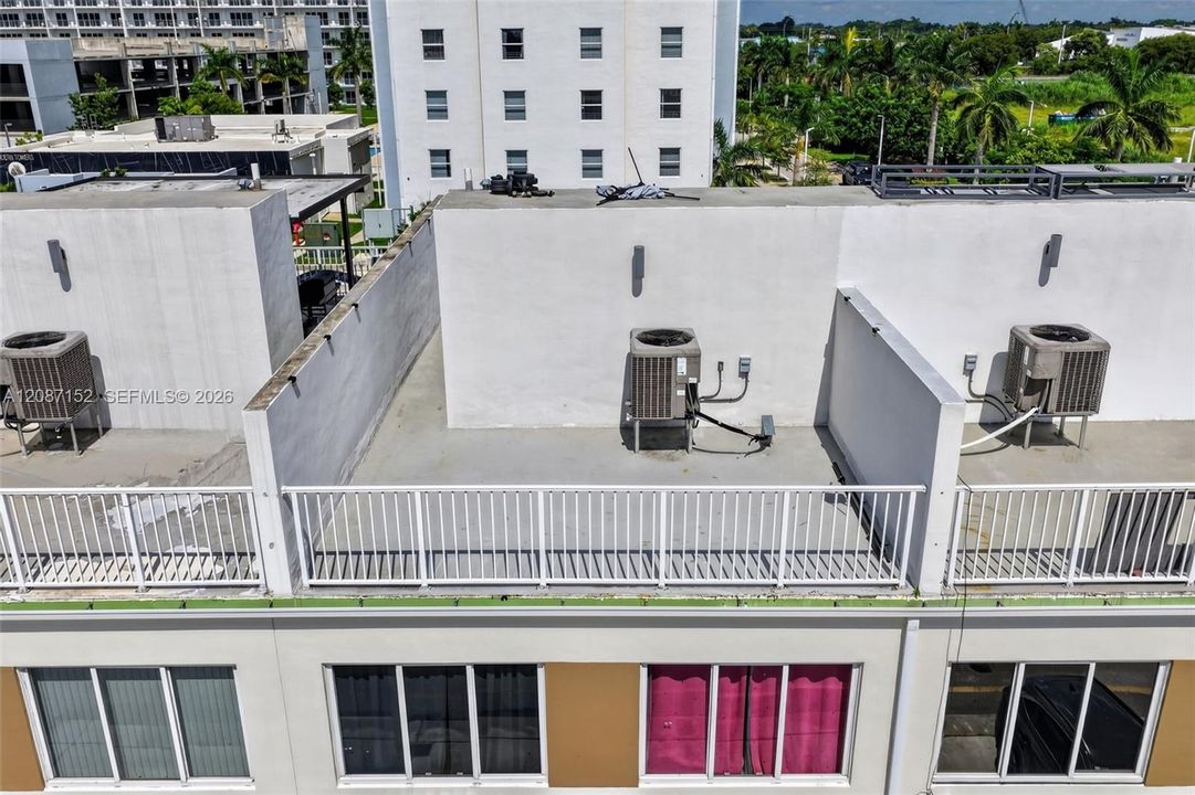 En Venta: $359,999 (4 camas, 3 baños, 1434 Pies cuadrados)