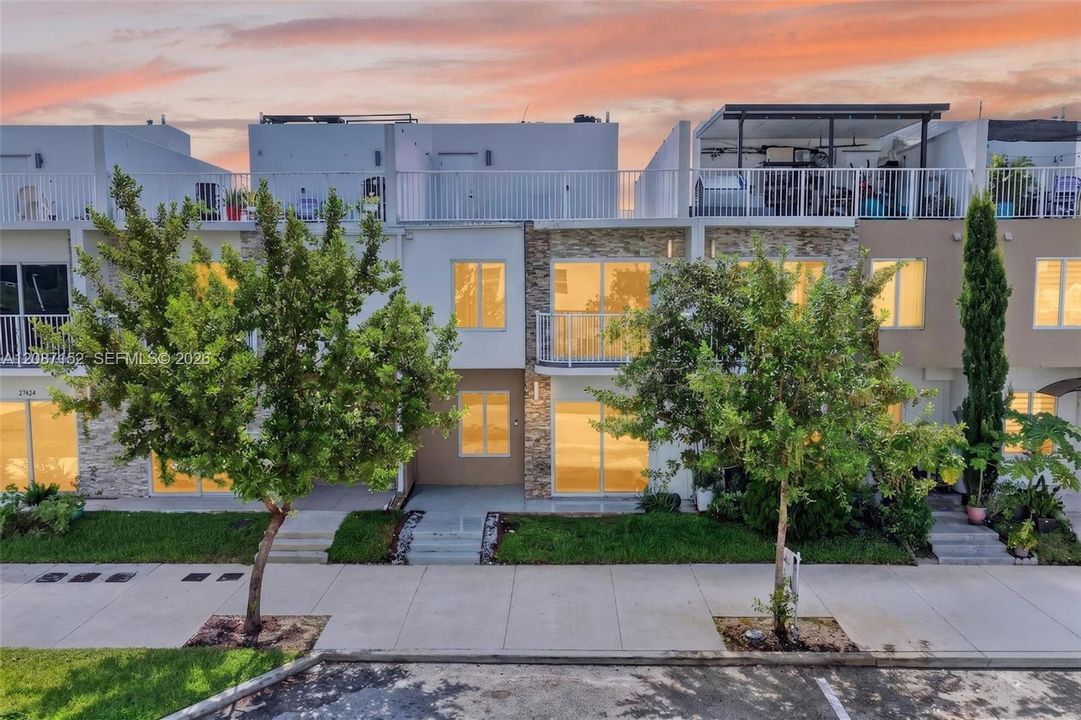 En Venta: $359,999 (4 camas, 3 baños, 1434 Pies cuadrados)