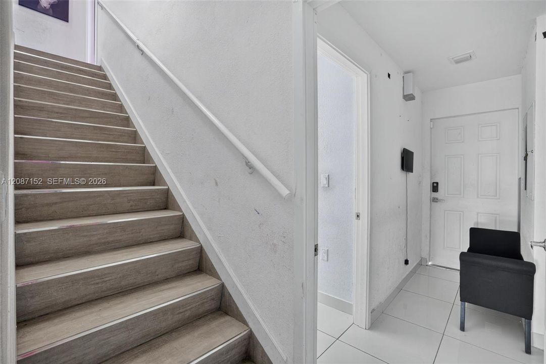 En Venta: $359,999 (4 camas, 3 baños, 1434 Pies cuadrados)
