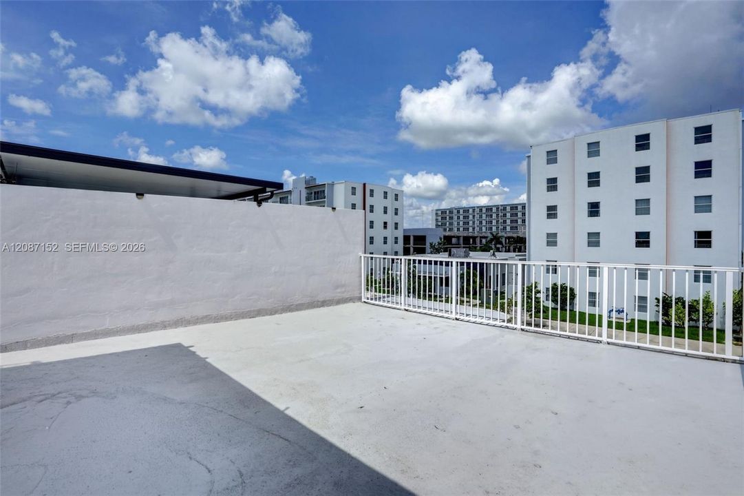 En Venta: $359,999 (4 camas, 3 baños, 1434 Pies cuadrados)