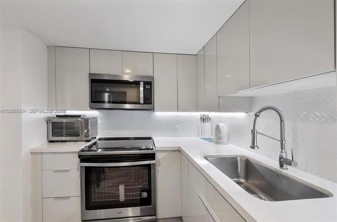 В аренду: $4,100 (2 спален, 2 ванн, 1357 Квадратных фут)