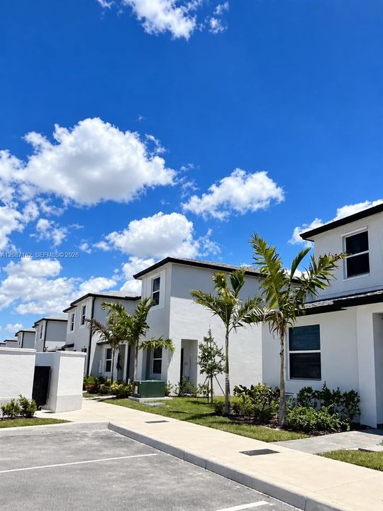 For Rent: $3,200 (3 beds, 2 baths, 1393 Square Feet)