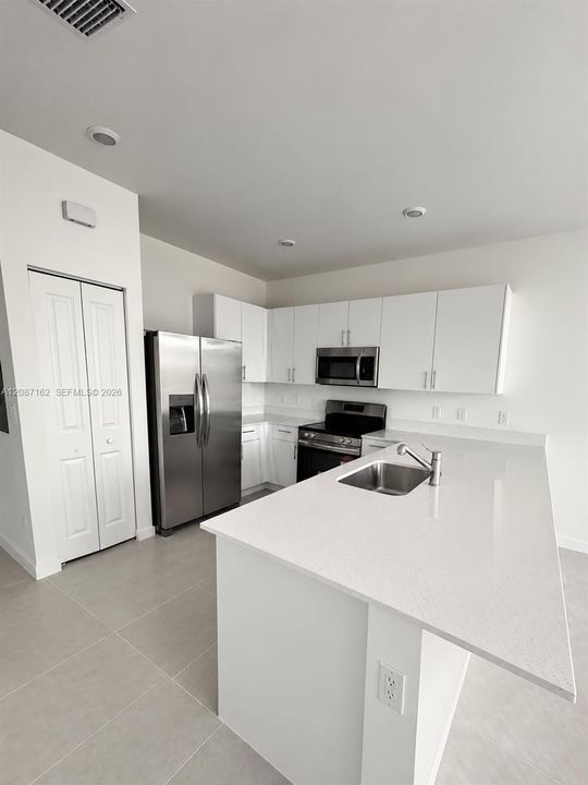 For Rent: $3,200 (3 beds, 2 baths, 1393 Square Feet)