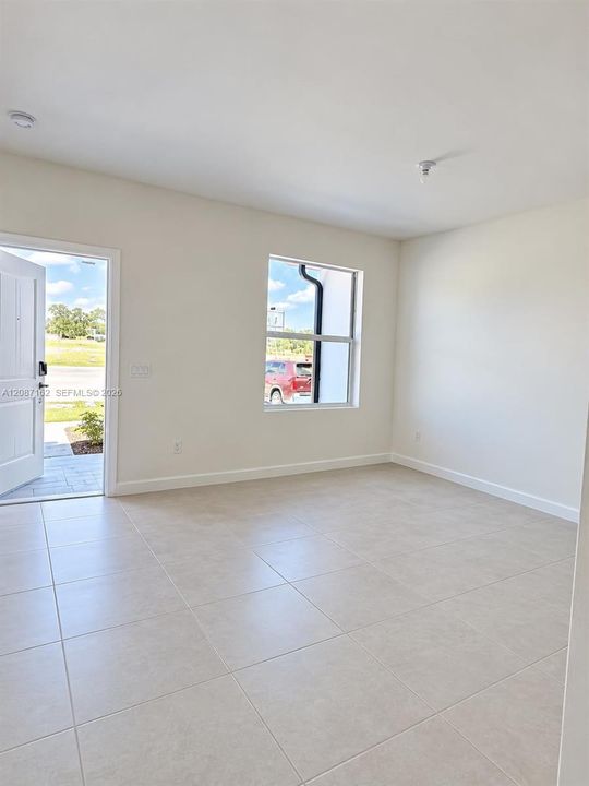 For Rent: $3,200 (3 beds, 2 baths, 1393 Square Feet)