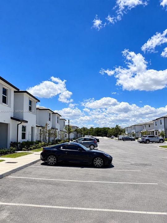 For Rent: $3,200 (3 beds, 2 baths, 1393 Square Feet)