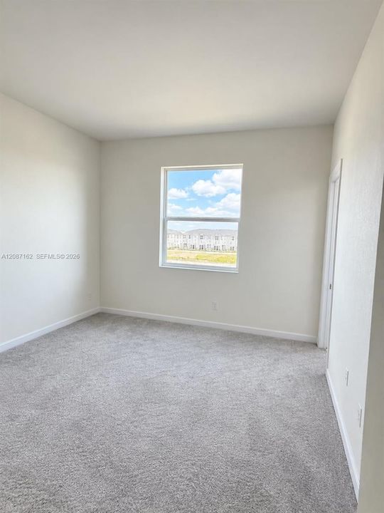 For Rent: $3,200 (3 beds, 2 baths, 1393 Square Feet)
