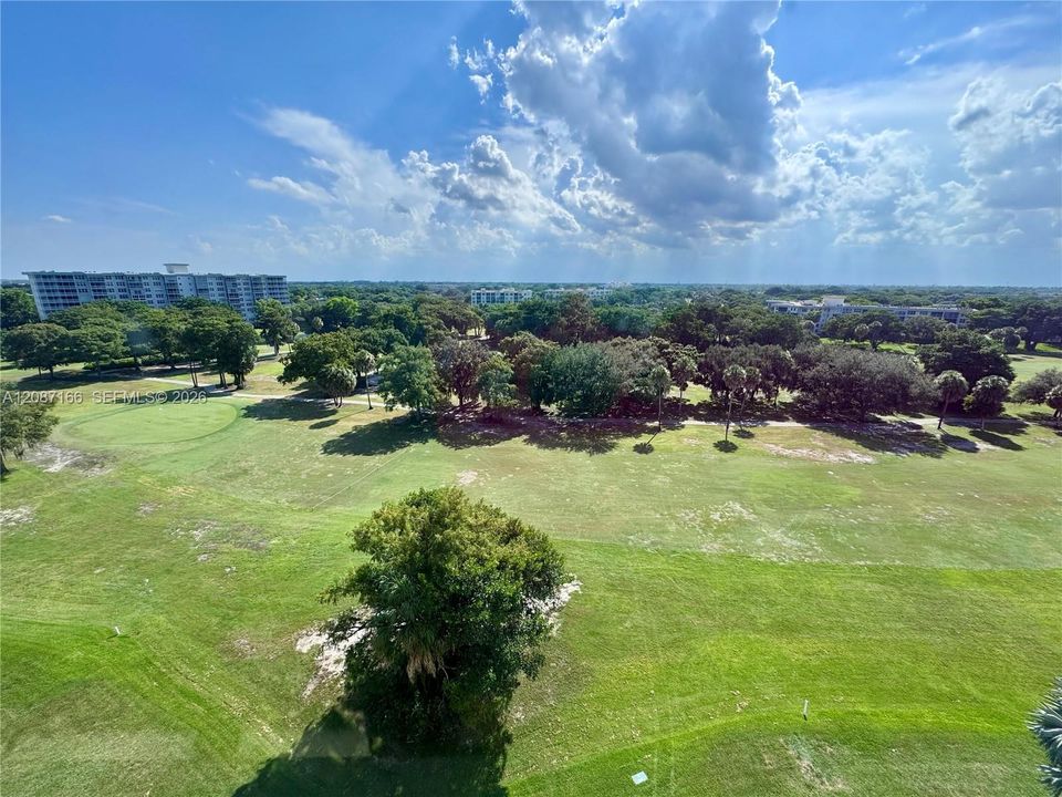 For Rent: $2,500 (2 beds, 2 baths, 1064 Square Feet)