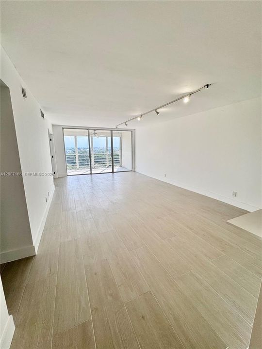 For Rent: $2,500 (2 beds, 2 baths, 1064 Square Feet)