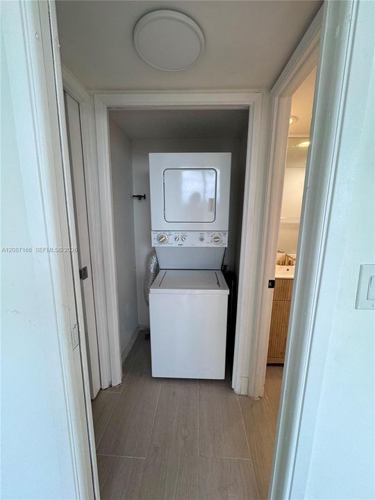 For Rent: $2,500 (2 beds, 2 baths, 1064 Square Feet)