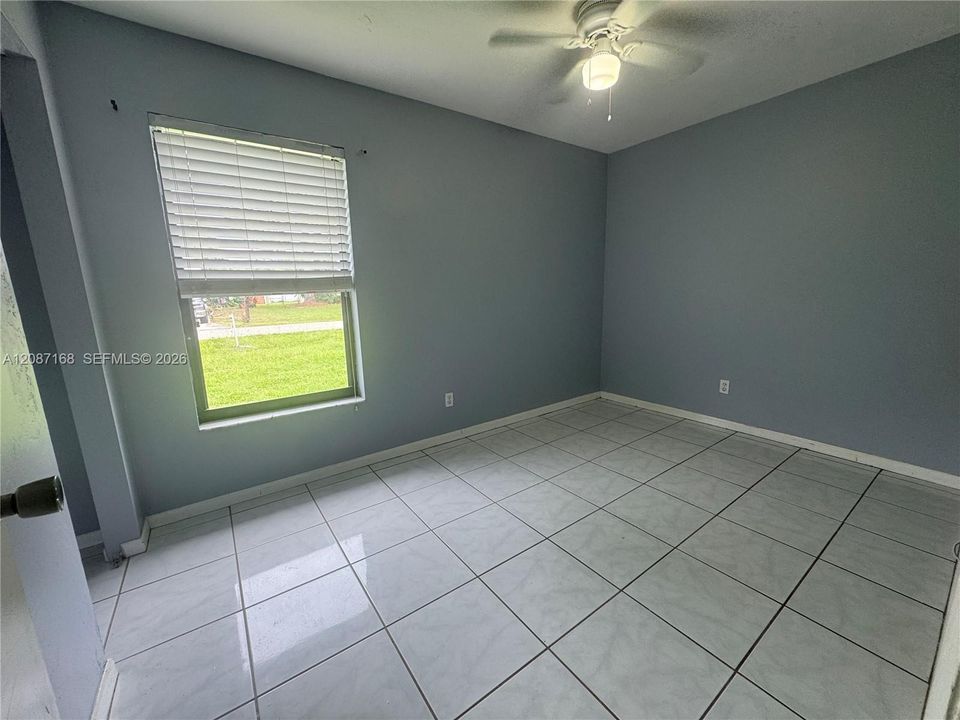 For Sale: $240,000 (3 beds, 1 baths, 962 Square Feet)