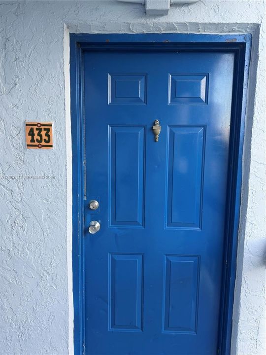 For Rent: $1,800 (1 beds, 1 baths, 676 Square Feet)