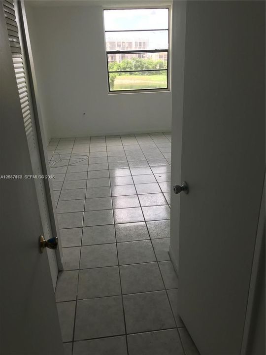 For Rent: $1,800 (1 beds, 1 baths, 676 Square Feet)