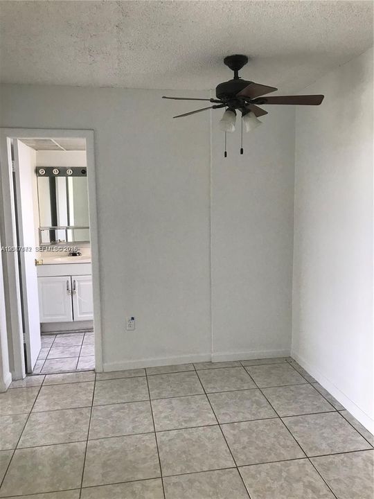 For Rent: $1,800 (1 beds, 1 baths, 676 Square Feet)