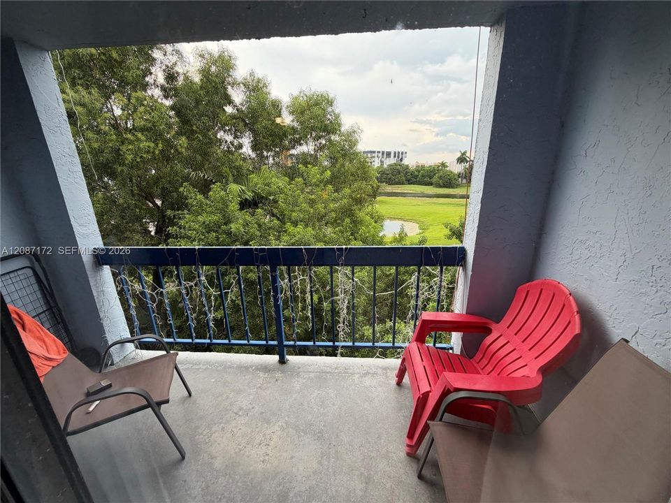 For Rent: $1,800 (1 beds, 1 baths, 676 Square Feet)