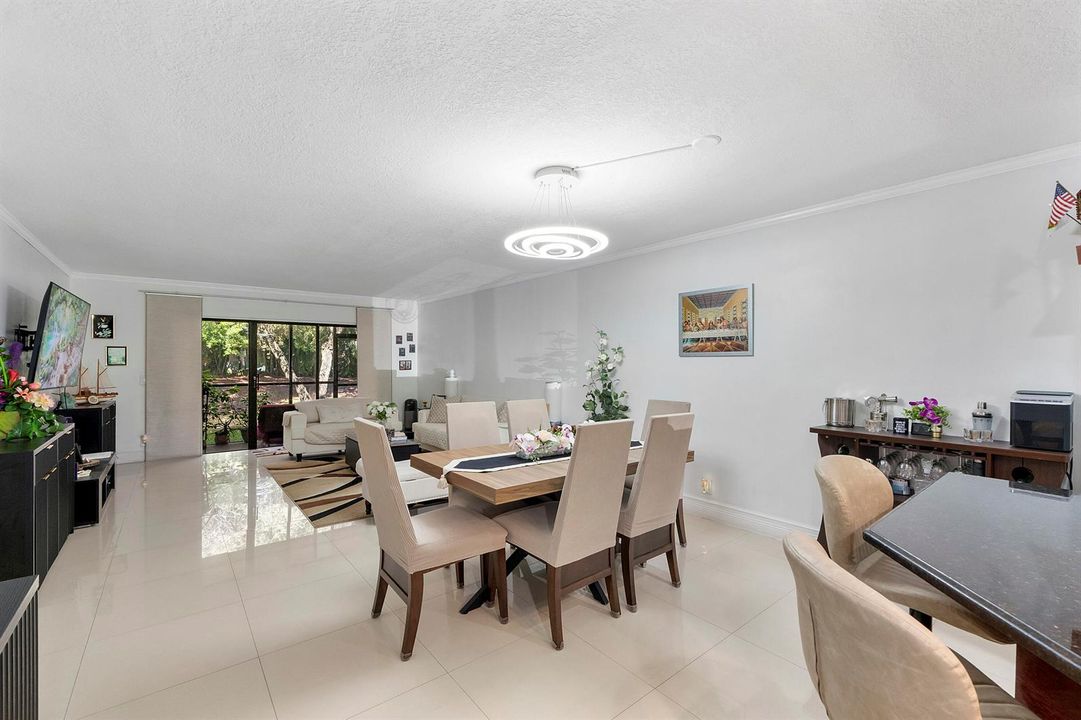 435 Lakeview Dr_028