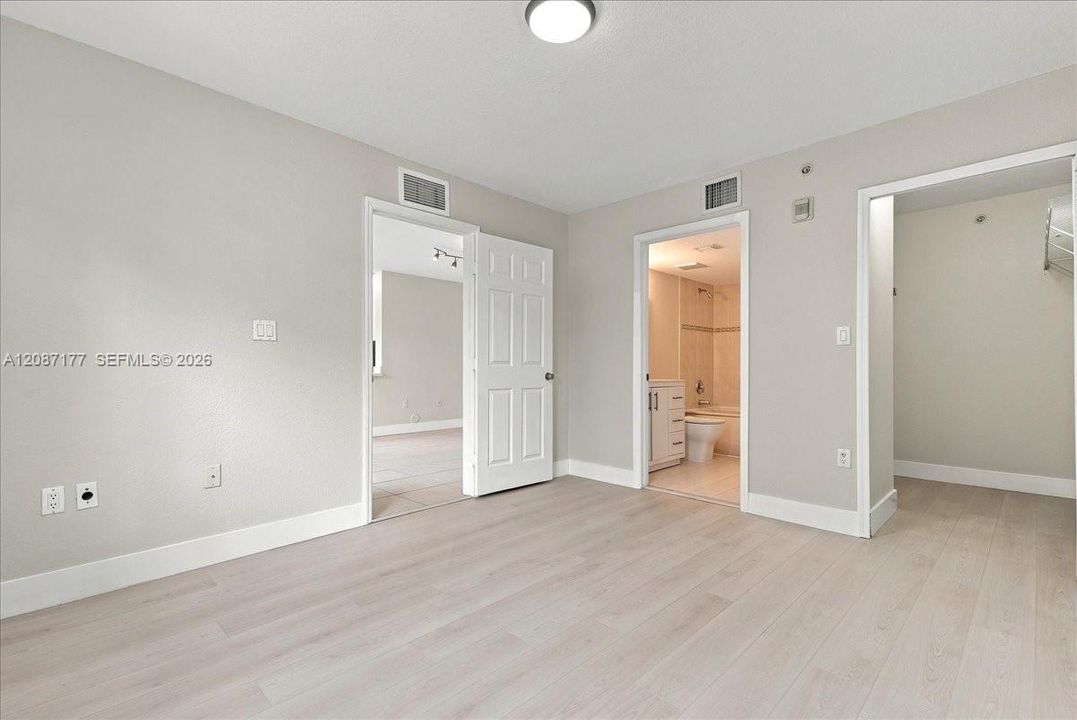 В аренду: $2,200 (2 спален, 2 ванн, 1061 Квадратных фут)