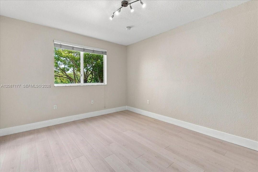 В аренду: $2,200 (2 спален, 2 ванн, 1061 Квадратных фут)