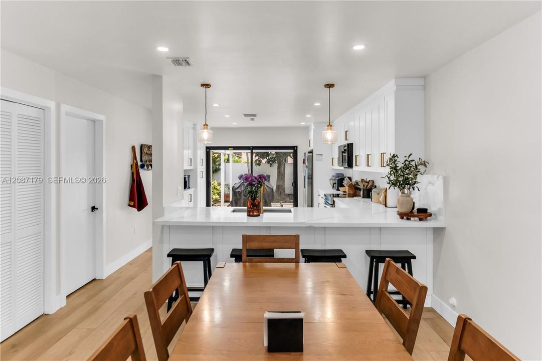 En Renta: $3,700 (3 camas, 2 baños, 1345 Pies cuadrados)