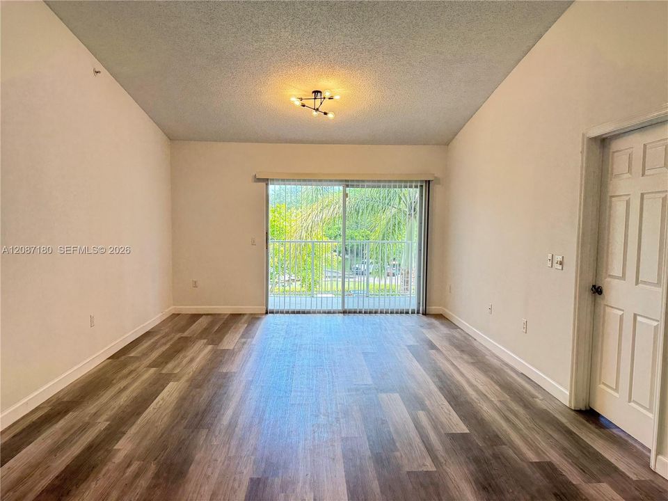 For Rent: $2,350 (2 beds, 2 baths, 1246 Square Feet)
