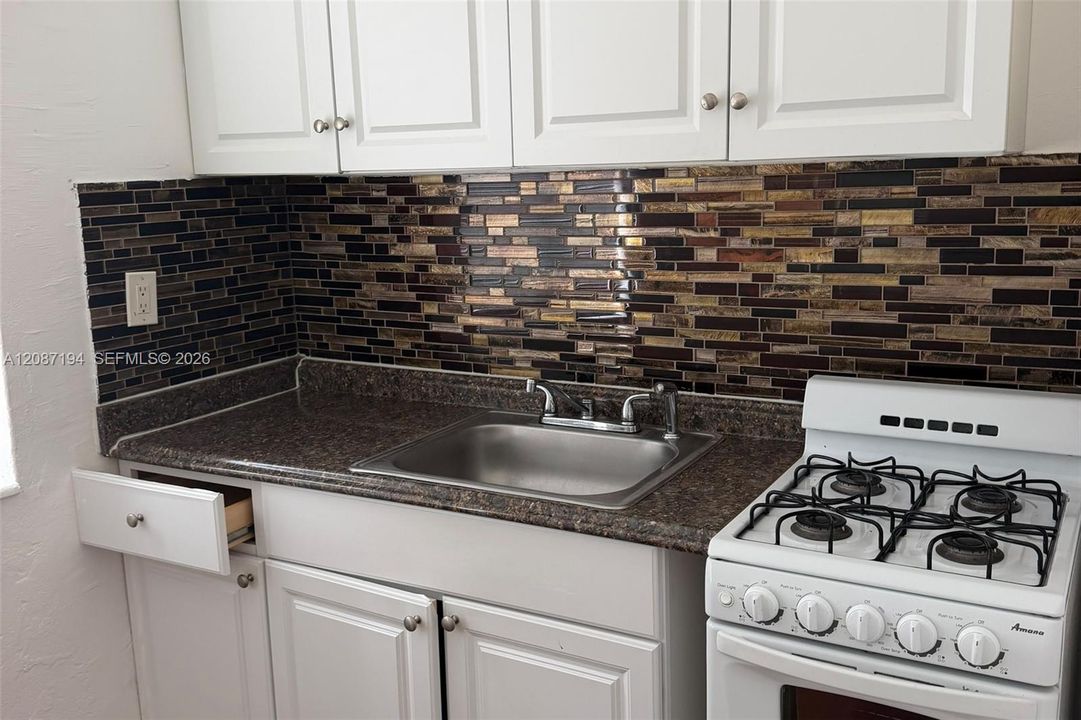 For Rent: $1,495 (0 beds, 1 baths, 3920 Square Feet)