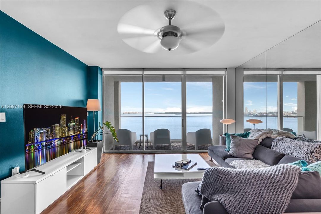 For Rent: $4,000 (2 beds, 2 baths, 960 Square Feet)