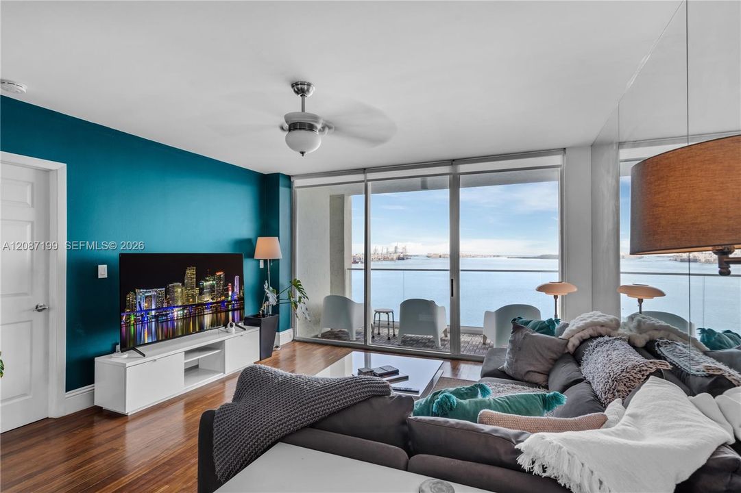 For Rent: $4,000 (2 beds, 2 baths, 960 Square Feet)