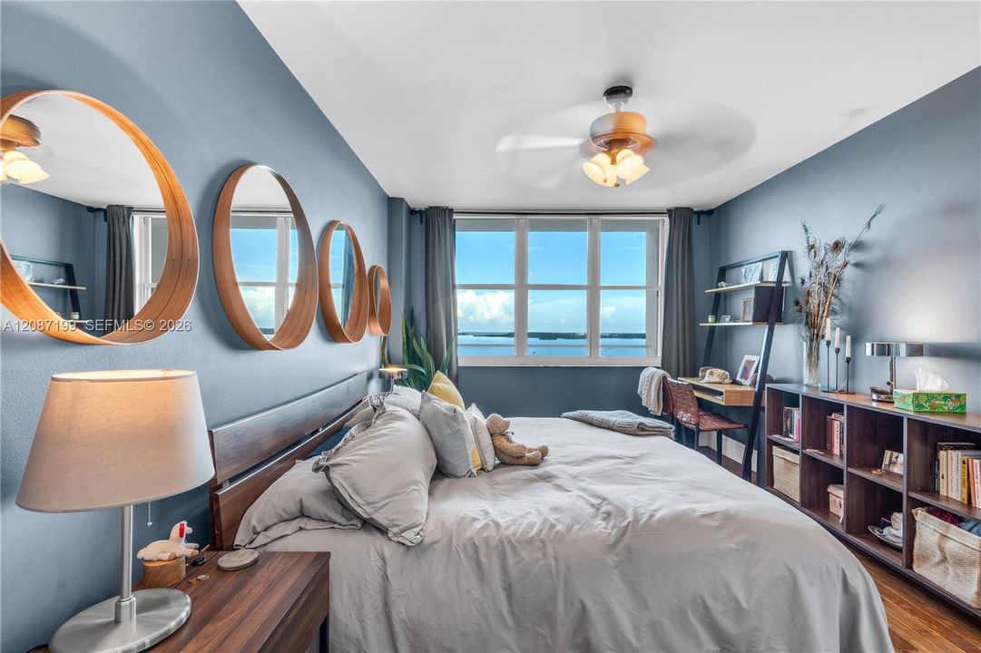 For Rent: $4,000 (2 beds, 2 baths, 960 Square Feet)
