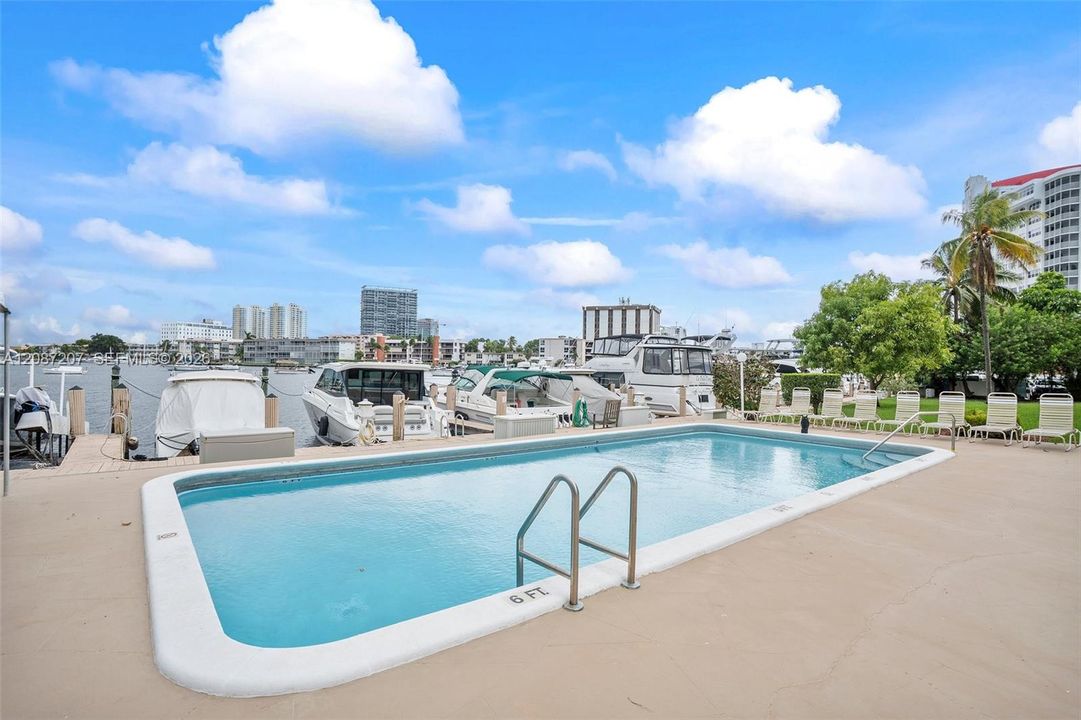 En Venta: $394,990 (2 camas, 2 baños, 1080 Pies cuadrados)