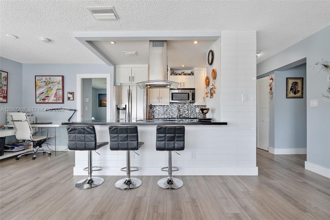 En Venta: $394,990 (2 camas, 2 baños, 1080 Pies cuadrados)