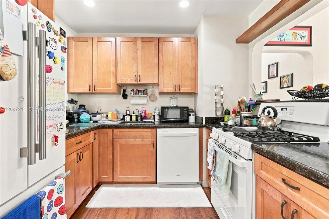 En Renta: $4,550 (4 camas, 2 baños, 1213 Pies cuadrados)