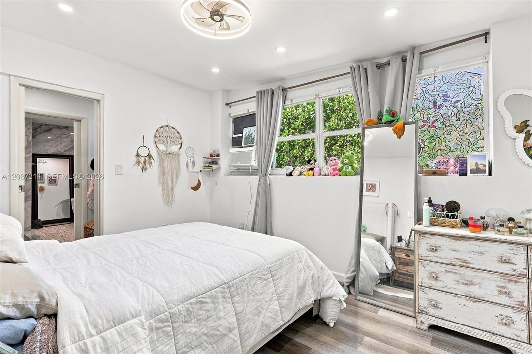 En Renta: $4,550 (4 camas, 2 baños, 1213 Pies cuadrados)